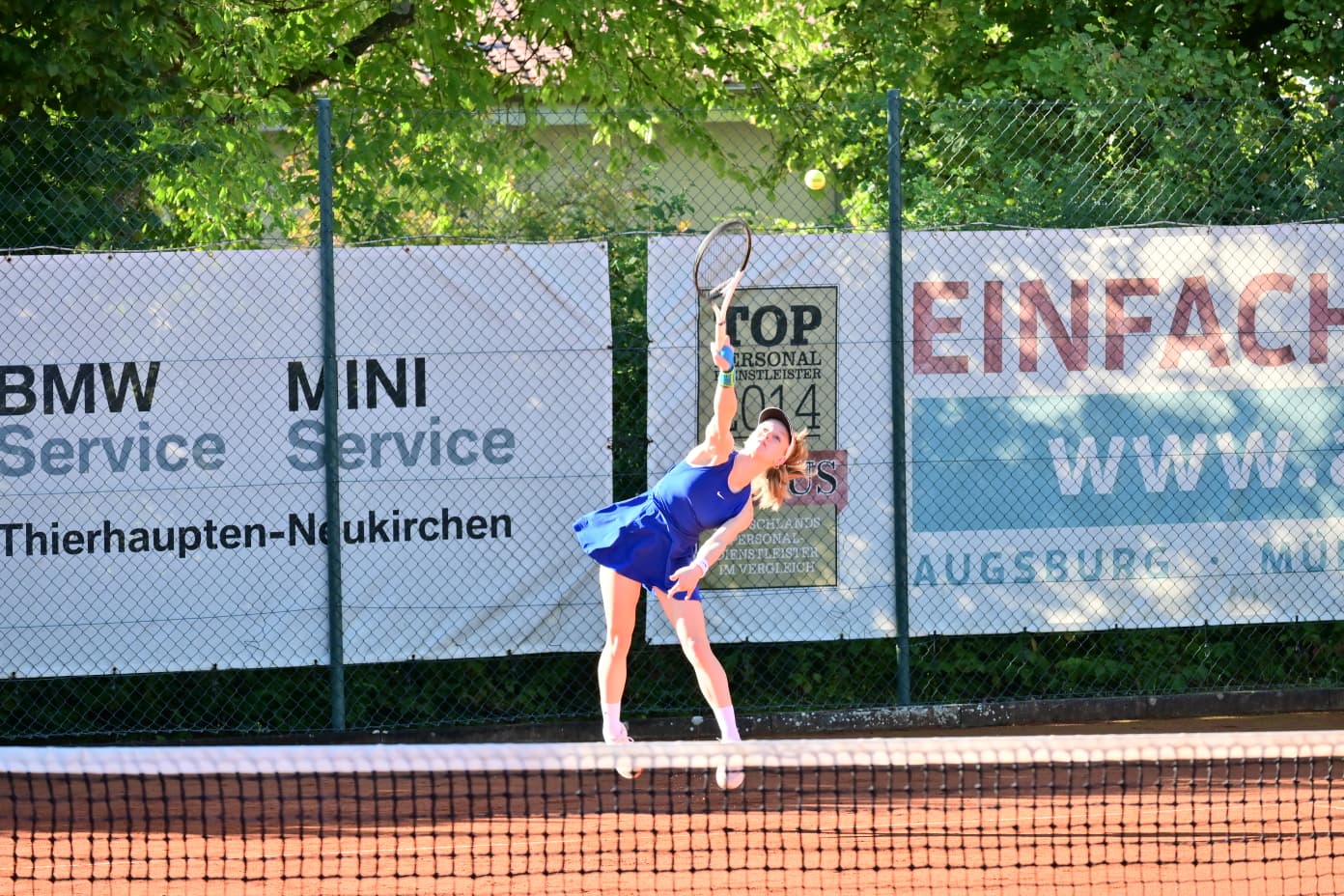 Aufschlag im Damenfinale